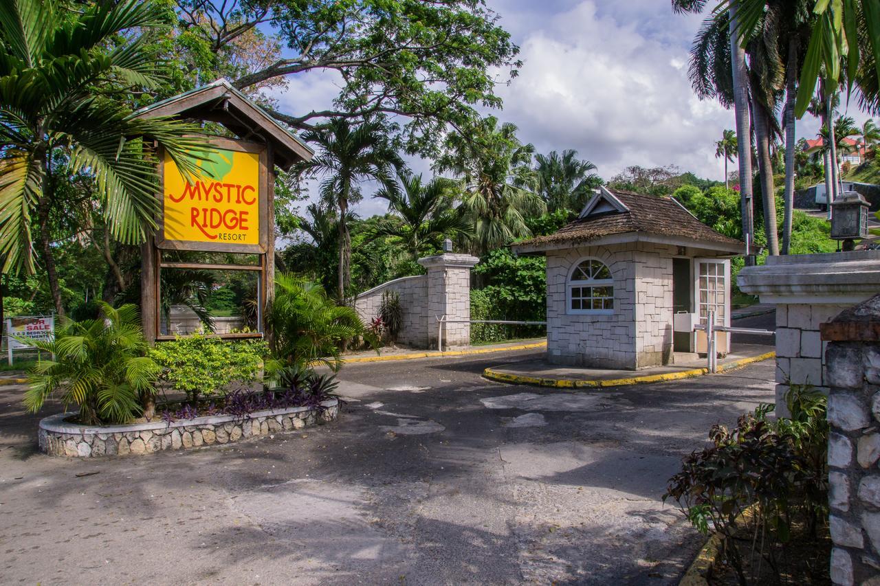 Hotel Hillview At Mystic Ridge Ocho Rios Esterno foto